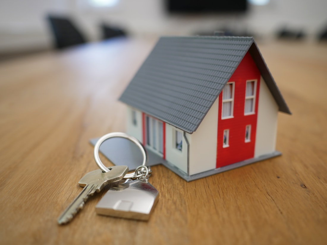 Chave de imóvel alugado com cobrança de aluguel automatizada pela Flowbill